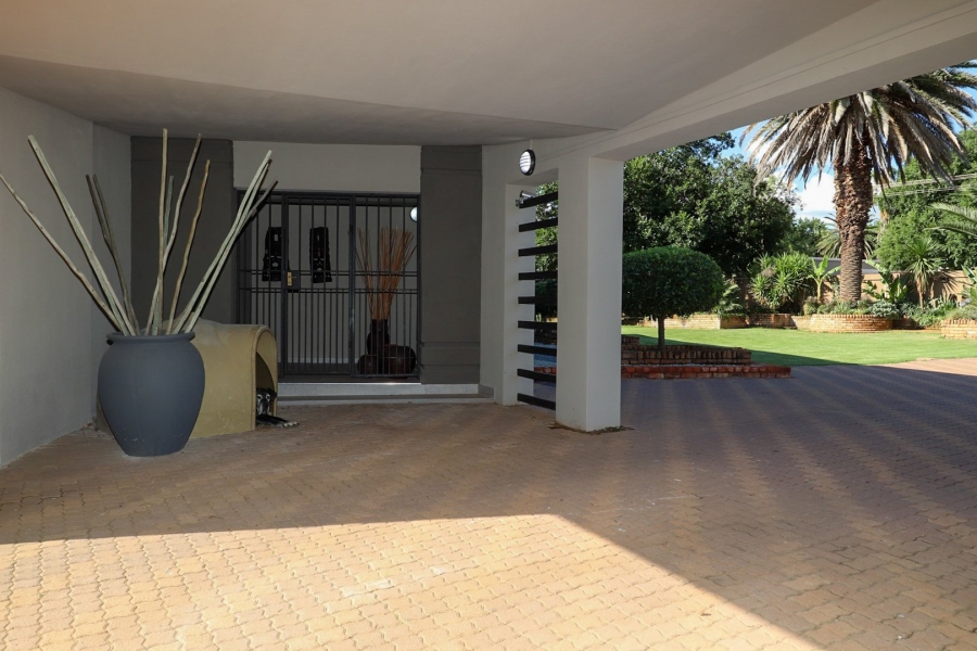 5 Bedroom Property for Sale in Irene Park North West